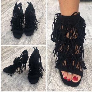 STEVE MADDEN ✨NWOT✨ Tassel Heel Sandals